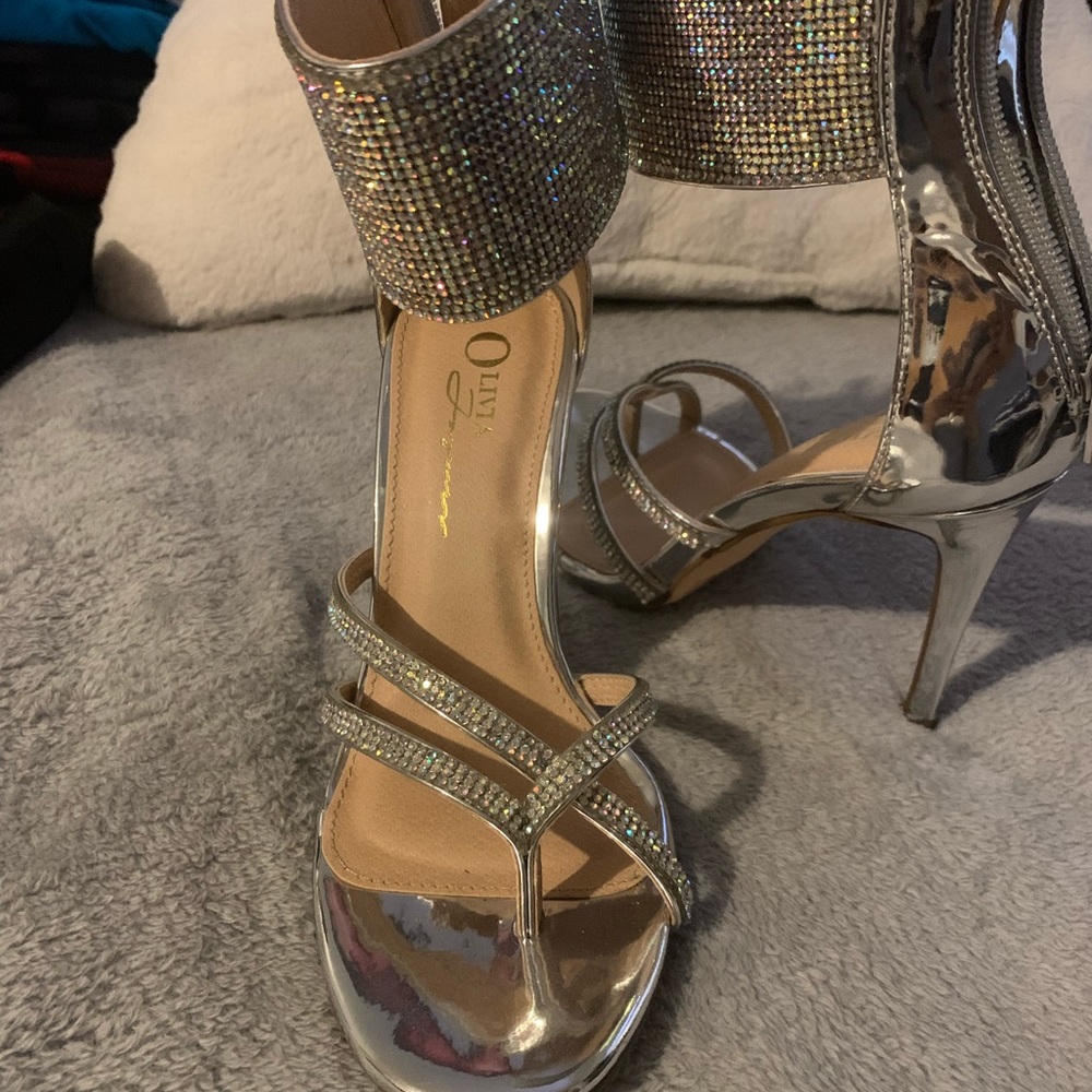 Heels - Picture 2 of 2